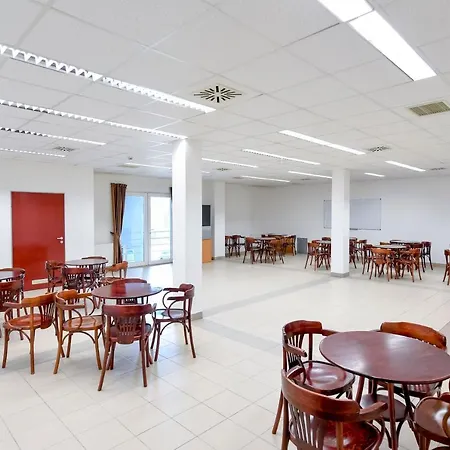 Campus 3*