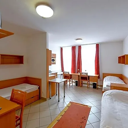 Campus Szálloda 3*